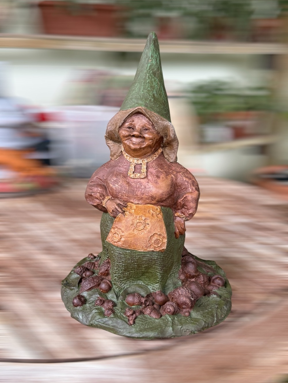 Curated 1983 Tom Clark Cairn Studios Gnome  "Mom"  #25 Signed